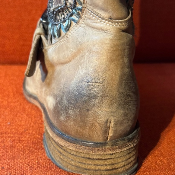 Embroidered Italian Leather Studded Western Boot in Tan Size 40 - Picture 14 of 16